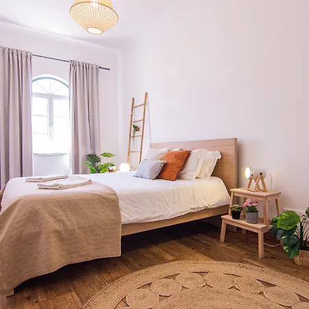 法鲁中心 - 假日公寓 *