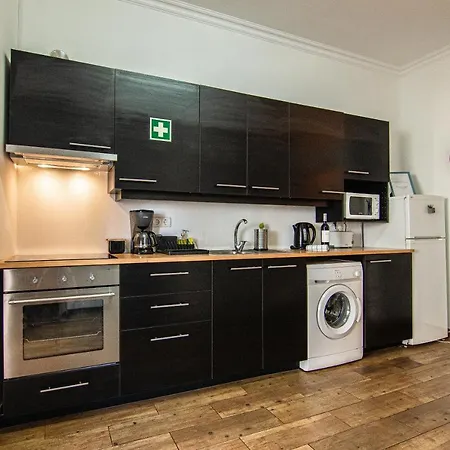 法鲁中心 - 假日公寓 公寓 *